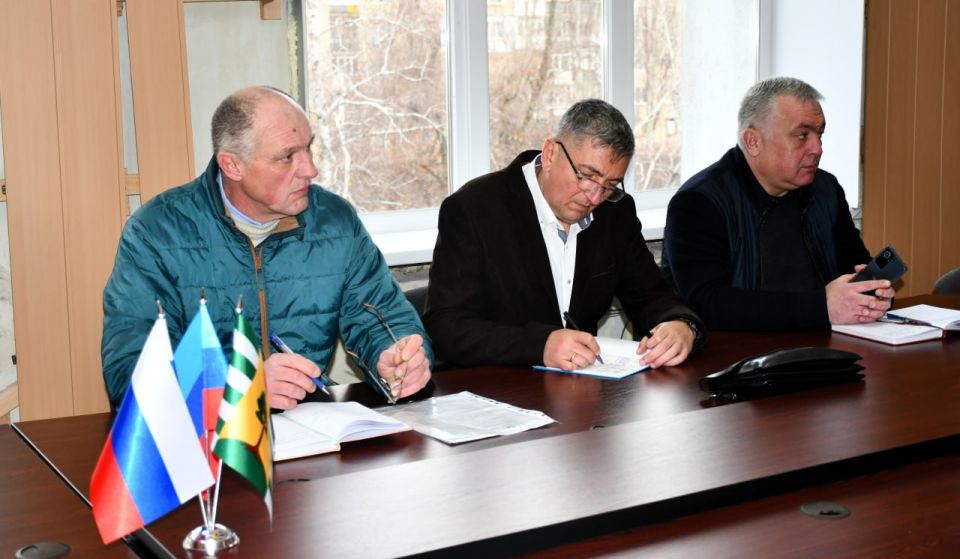 Состоялось рабочее совещание с участием руководителей ключевых предприятий и организаций жилищнокоммунального хозяйства города Рубежного Состоялось рабочее совещание с участием руководителей ключевых предприятий и организаций жилищнокоммунального хозяйства города Рубежного