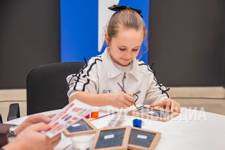 В Луганске прошел семейный форум «Родные – Любимые» В Луганске прошел семейный форум «Родные – Любимые»