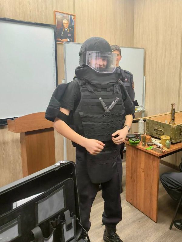 111111 В ведомственном вузе прошла встреча курсантов и представителя регионального МВД – говорили о взрывных устройствах и личной безопасности 111111 В ведомственном вузе прошла встреча курсантов и представителя регионального МВД – говорили о взрывных устройствах и личной безопасности