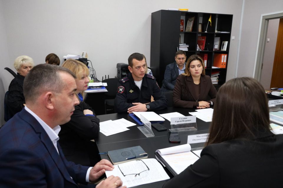 Константин Бутримов: Развитие дорожно-транспортного комплекса Луганска обсудили в Комитете по инфраструктуре Константин Бутримов: Развитие дорожно-транспортного комплекса Луганска обсудили в Комитете по инфраструктуре