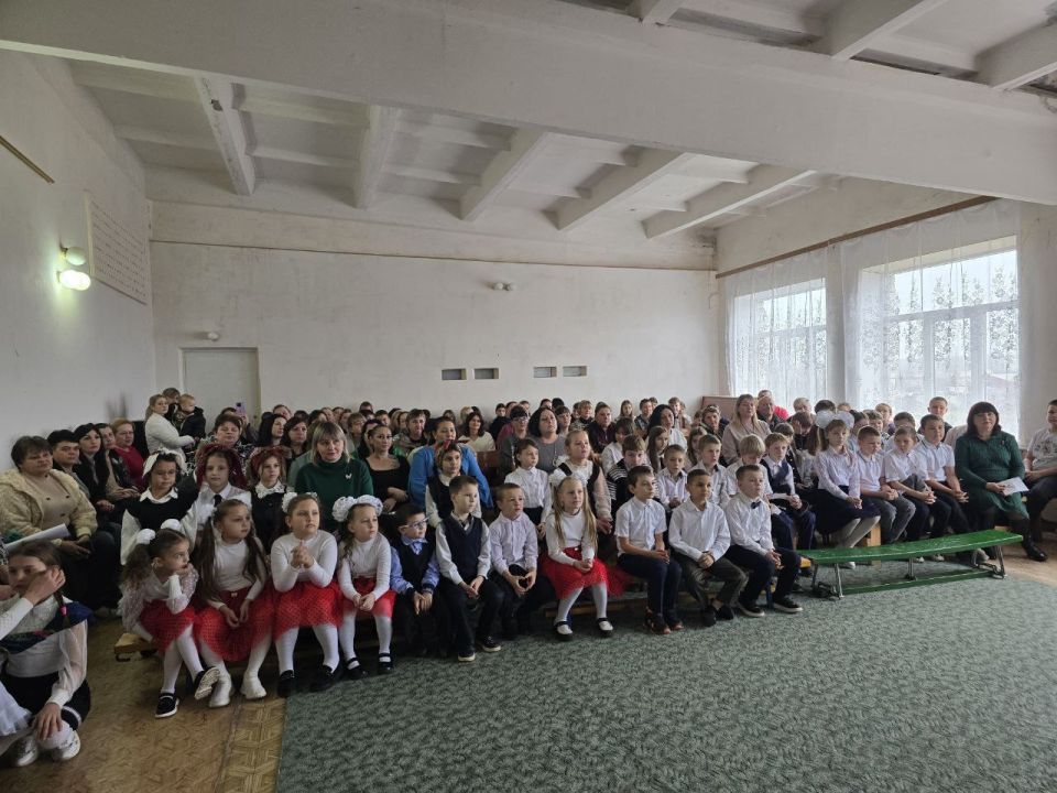 Вчера в школе с. Нижнетеплое прошёл праздничный концерт, посвящённый Дню матери Вчера в школе с. Нижнетеплое прошёл праздничный концерт, посвящённый Дню матери