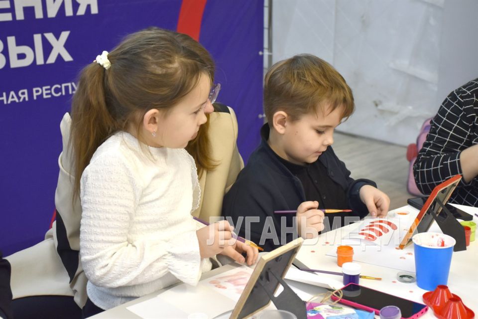 В Марковском Детском центре Музея Победы прошел праздничный семейный форум «Родные – Любимые» В Марковском Детском центре Музея Победы прошел праздничный семейный форум «Родные – Любимые»