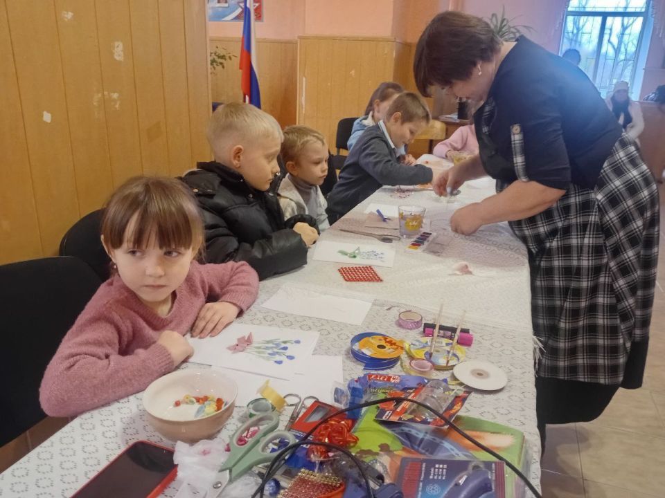 В Ровеньках прошли мероприятия, приуроченные Дню матери В Ровеньках прошли мероприятия, приуроченные Дню матери