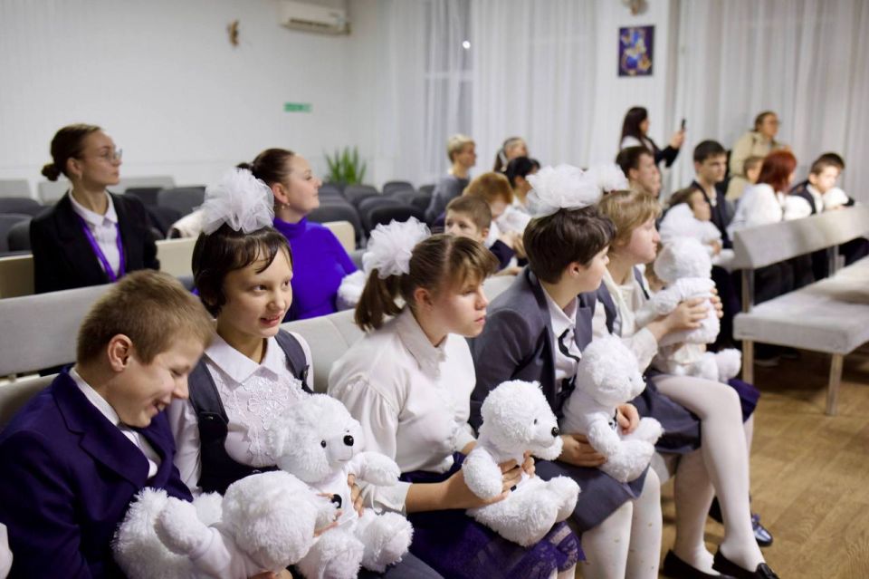 Молодая Гвардия Единой России в составе Гумштаба помогла Ровеньковскому дому-интернату для людей с особыми потребностями Молодая Гвардия Единой России в составе Гумштаба помогла Ровеньковскому дому-интернату для людей с особыми потребностями