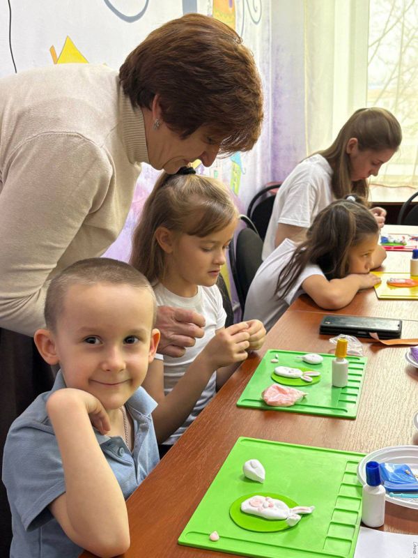 В Стаханове накануне Дня матери при поддержке Движения Первых прошёл форум семейных сообществ «Родные - Любимые» В Стаханове накануне Дня матери при поддержке Движения Первых прошёл форум семейных сообществ «Родные - Любимые»
