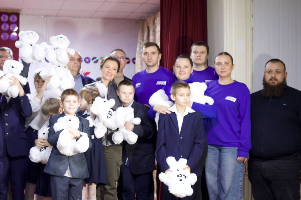 Молодая Гвардия Единой России в составе Гумштаба помогла Ровеньковскому дому-интернату для людей с особыми потребностями Молодая Гвардия Единой России в составе Гумштаба помогла Ровеньковскому дому-интернату для людей с особыми потребностями