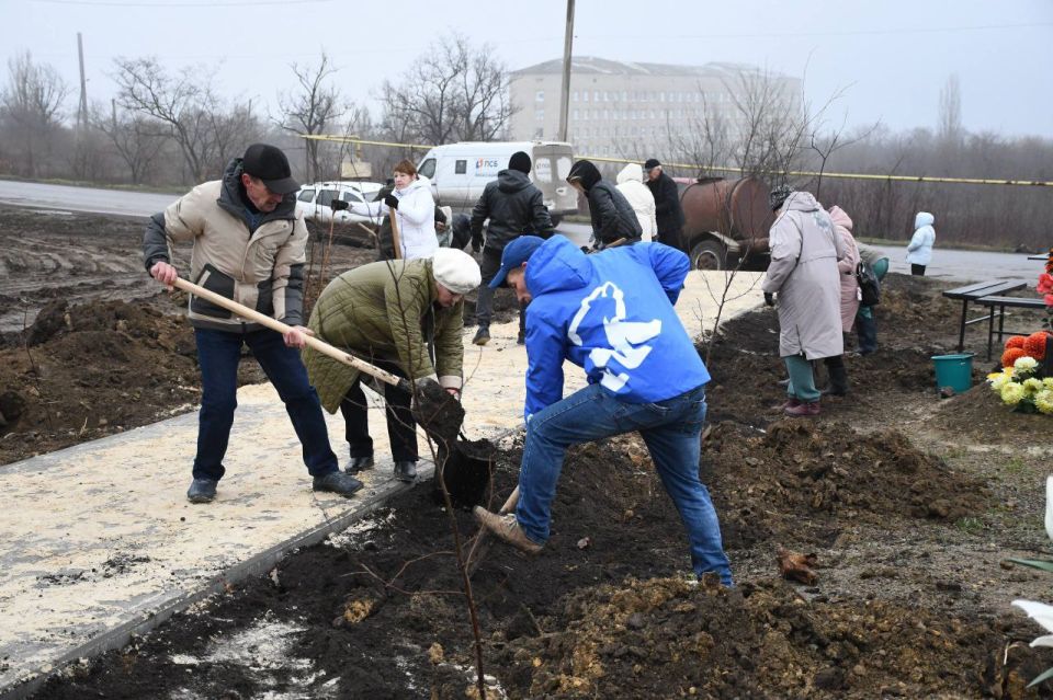 Сергей Колягин: Недавно вместе с председателем Совета городского округа Светланой Пшеничниковой провели выездную встречу с членами семей погибших участников боевых действий Сергей Колягин: Недавно вместе с председателем Совета городского округа Светланой Пшеничниковой провели выездную встречу с членами семей погибших участников боевых действий