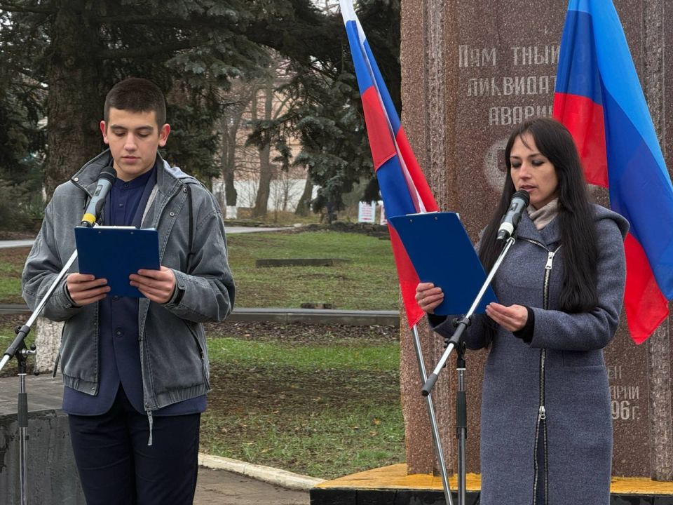 Митинг-возложение: в Марковском округе почтили подвиг ликвидаторов Чернобыльской катастрофы Митинг-возложение: в Марковском округе почтили подвиг ликвидаторов Чернобыльской катастрофы