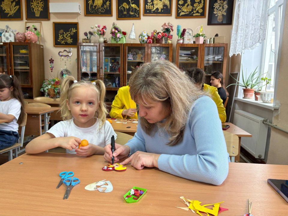 В Стаханове накануне Дня матери при поддержке Движения Первых прошёл форум семейных сообществ «Родные - Любимые» В Стаханове накануне Дня матери при поддержке Движения Первых прошёл форум семейных сообществ «Родные - Любимые»