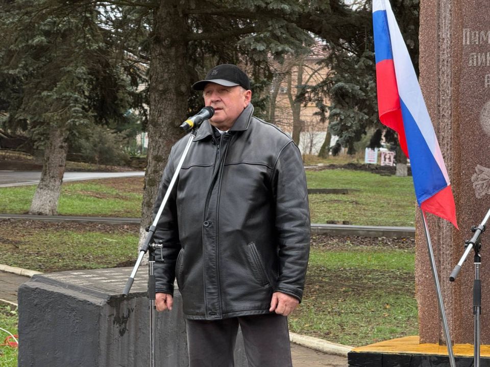 Митинг-возложение: в Марковском округе почтили подвиг ликвидаторов Чернобыльской катастрофы Митинг-возложение: в Марковском округе почтили подвиг ликвидаторов Чернобыльской катастрофы