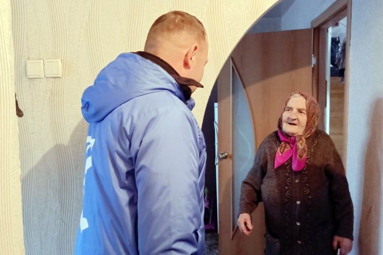 Червонопартизанку Анну Смирнову поздравили с 90-летием жизненного пути!