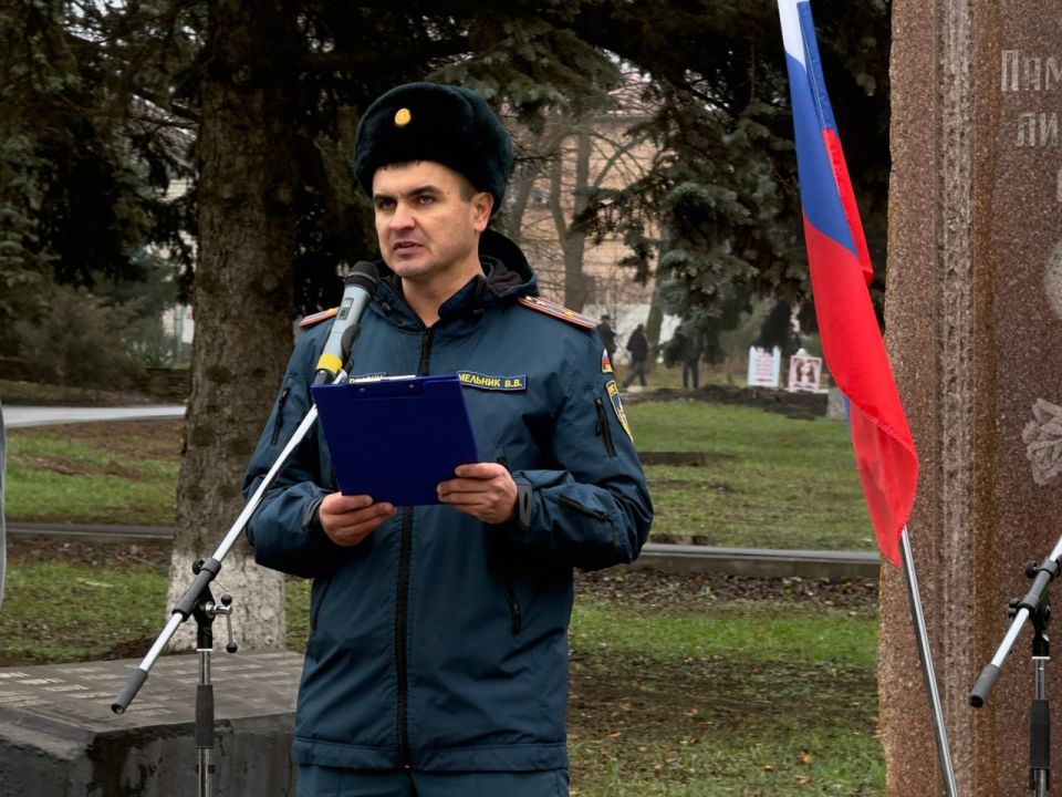 Митинг-возложение: в Марковском округе почтили подвиг ликвидаторов Чернобыльской катастрофы Митинг-возложение: в Марковском округе почтили подвиг ликвидаторов Чернобыльской катастрофы