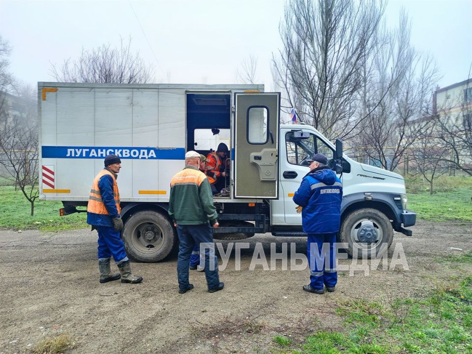 По поручению Главы ЛНР коммунальщики устранили забой канализации в многоквартирном доме По поручению Главы ЛНР коммунальщики устранили забой канализации в многоквартирном доме