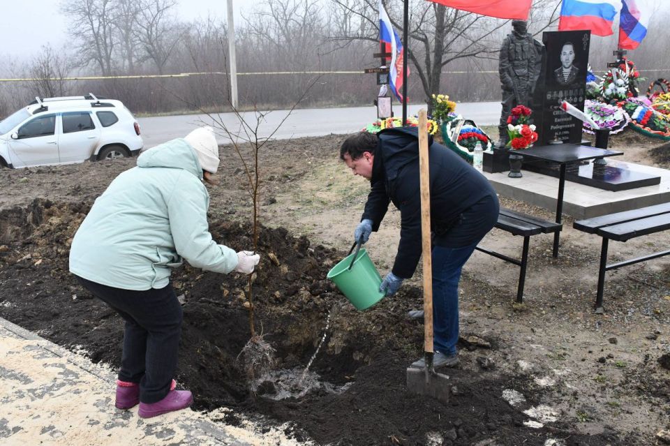 Сергей Колягин: Недавно вместе с председателем Совета городского округа Светланой Пшеничниковой провели выездную встречу с членами семей погибших участников боевых действий Сергей Колягин: Недавно вместе с председателем Совета городского округа Светланой Пшеничниковой провели выездную встречу с членами семей погибших участников боевых действий