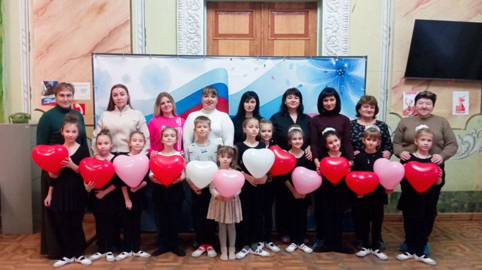 В Ровеньках прошли мероприятия, приуроченные Дню матери В Ровеньках прошли мероприятия, приуроченные Дню матери