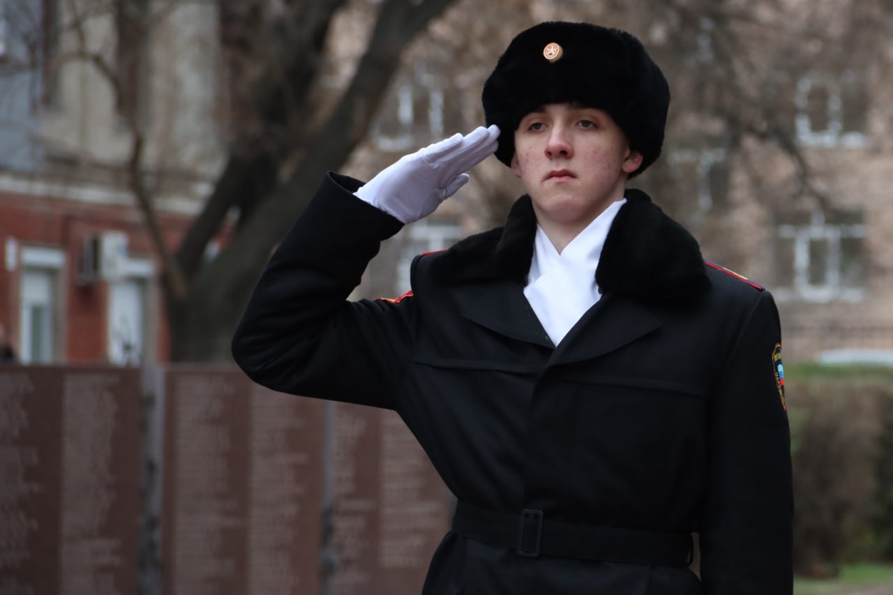 В Луганске почтили память ликвидаторов аварии на ЧАЭС В Луганске почтили память ликвидаторов аварии на ЧАЭС