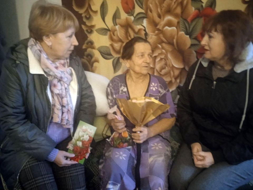 Ко Дню матери в селе Давыдо-Никольское прошла трогательная акция в честь женщин, удостоенных особых званий и наград за материнство. Ко Дню матери в селе Давыдо-Никольское прошла трогательная акция в честь женщин, удостоенных особых званий и наград за материнство.