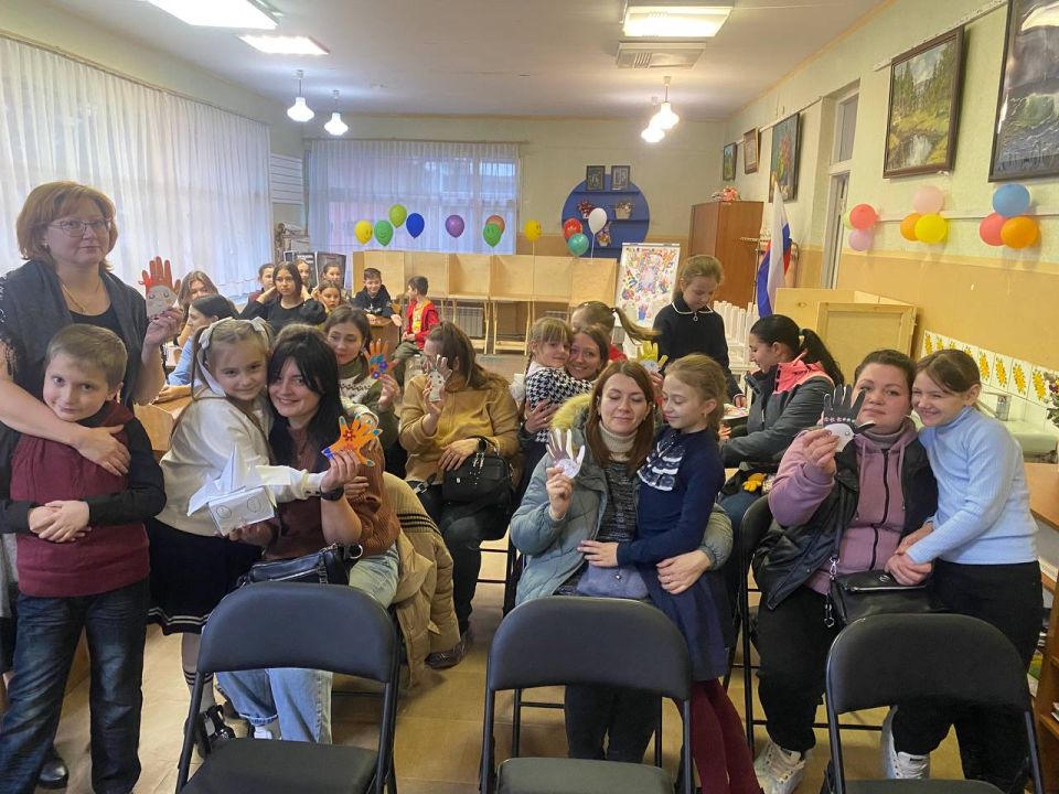 В стенах нашей школы прошло замечательное мероприятие, посвященное Международному дню матери В стенах нашей школы прошло замечательное мероприятие, посвященное Международному дню матери