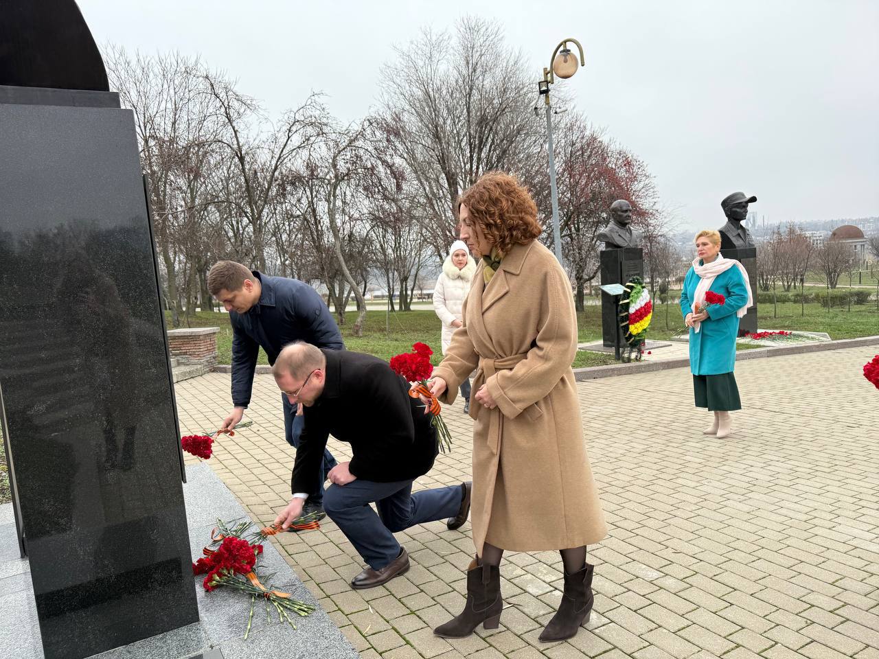 Память формируется делами: сегодня мы вспомнили тех, кто повлиял на судьбу Донбасса Память формируется делами: сегодня мы вспомнили тех, кто повлиял на судьбу Донбасса