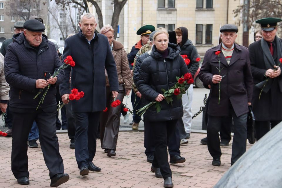 Помним подвиг: добровольцы-спасатели ЛГПУ почтили память ликвидаторов Чернобыля Помним подвиг: добровольцы-спасатели ЛГПУ почтили память ликвидаторов Чернобыля