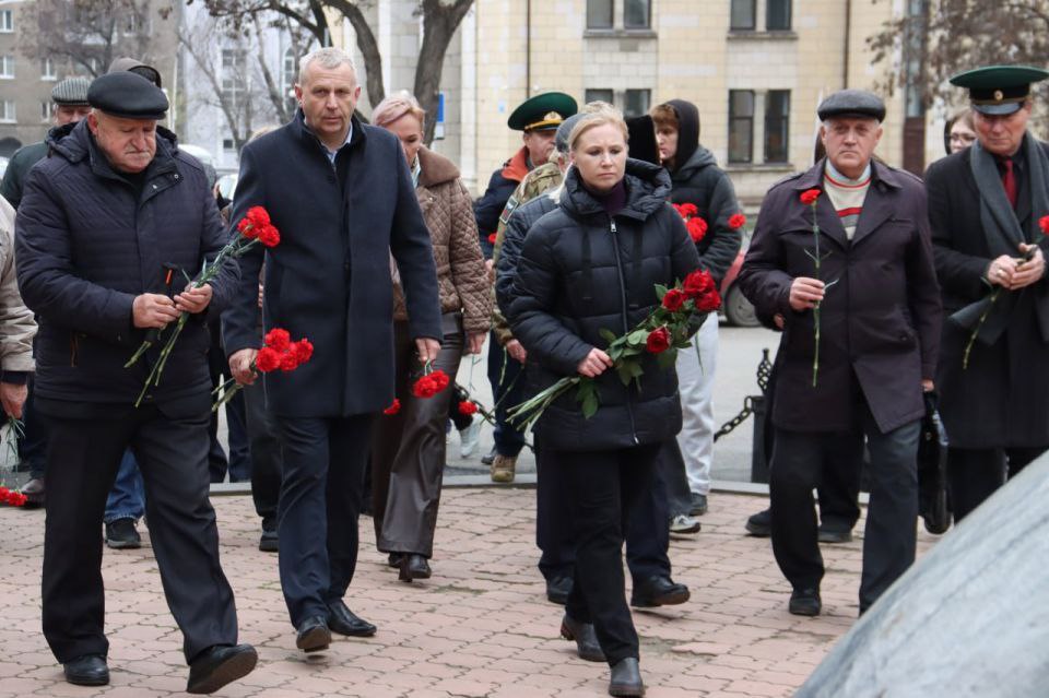Помним подвиг: добровольцы-спасатели ЛГПУ почтили память ликвидаторов Чернобыля Помним подвиг: добровольцы-спасатели ЛГПУ почтили память ликвидаторов Чернобыля