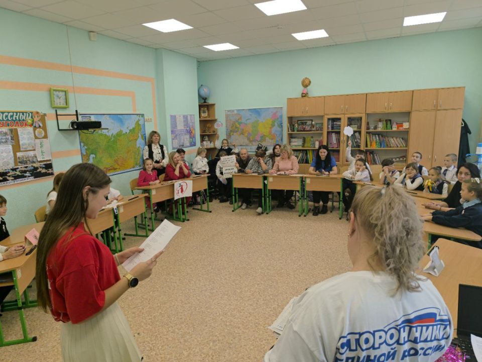 В преддверии Дня матери активисты местного отделения партии «Единая Россия» в Беловодске, возглавляемые секретарём первички №1 и Председателем Совета Сторонников Анастасией Гончаровой, организовали развлекательно-игровую... В преддверии Дня матери активисты местного отделения партии «Единая Россия» в Беловодске, возглавляемые секретарём первички №1 и Председателем Совета Сторонников Анастасией Гончаровой, организовали развлекательно-игровую...