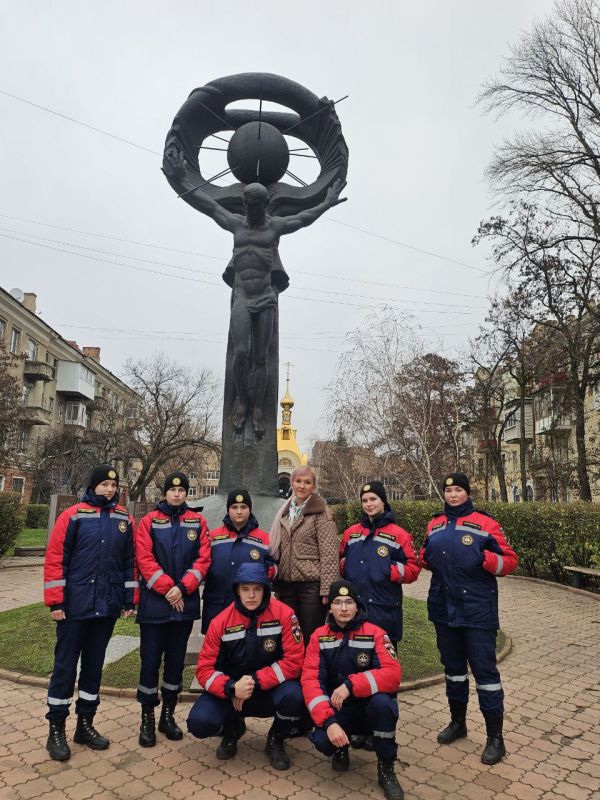 Помним подвиг: добровольцы-спасатели ЛГПУ почтили память ликвидаторов Чернобыля Помним подвиг: добровольцы-спасатели ЛГПУ почтили память ликвидаторов Чернобыля