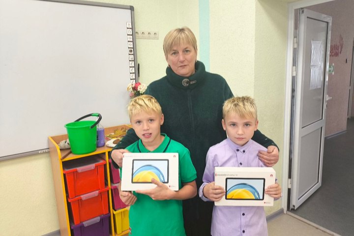 Материнское сердце, которое согреет каждого бойца: Многодетная мама из ЛНР помогает участникам СВО и их семьям Материнское сердце, которое согреет каждого бойца: Многодетная мама из ЛНР помогает участникам СВО и их семьям