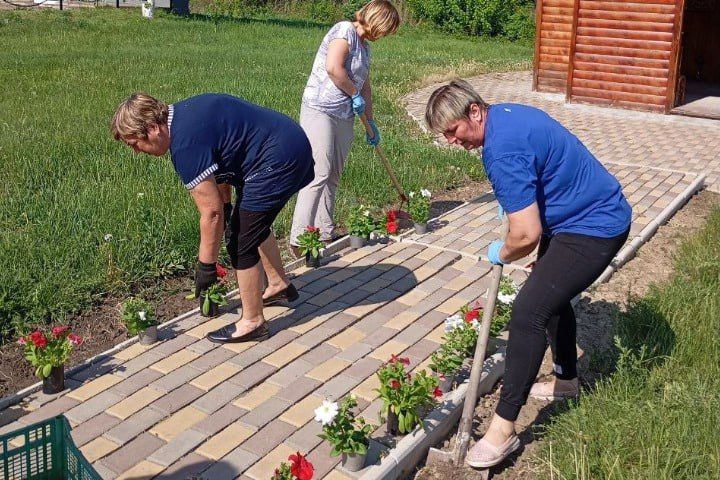 Материнское сердце, которое согреет каждого бойца: Многодетная мама из ЛНР помогает участникам СВО и их семьям Материнское сердце, которое согреет каждого бойца: Многодетная мама из ЛНР помогает участникам СВО и их семьям