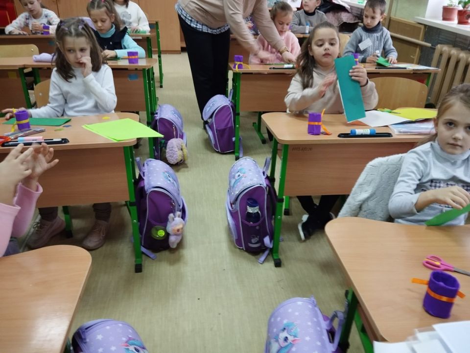 «Мир начинается с мамы…». В преддверии праздника «День матери» в ГБУДО ЛНР «Звезда» в АРТ Мастерской «Кудесники» прошел цикл мастер-классов по декоративно-прикладному творчеству «Подарок для мамы» «Мир начинается с мамы…». В преддверии праздника «День матери» в ГБУДО ЛНР «Звезда» в АРТ Мастерской «Кудесники» прошел цикл мастер-классов по декоративно-прикладному творчеству «Подарок для мамы»