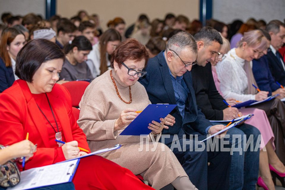В Луганске прошел «Географический диктант 2025» В Луганске прошел «Географический диктант 2025»