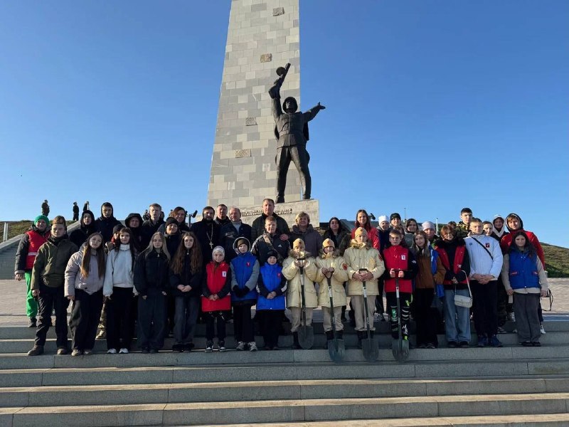 Место притяжения: как Усть-Донецк породнился с Донбассом Жители Усть-Донецкого района Ростовской области с началом Специальной военной операции по освобождению Донбасса сразу включились в дело. Эта история о том... Место притяжения: как Усть-Донецк породнился с Донбассом Жители Усть-Донецкого района Ростовской области с началом Специальной военной операции по освобождению Донбасса сразу включились в дело. Эта история о том...