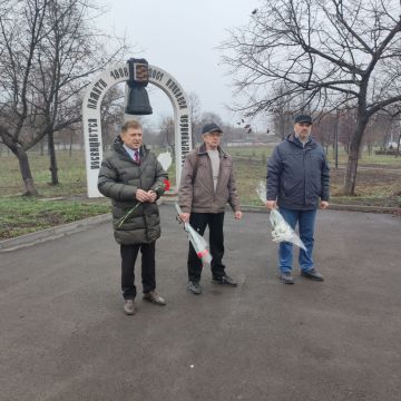  : 30  1986        ,       ,    