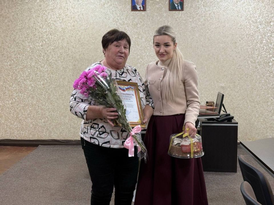 В преддверии праздника Дня матери временно исполняющий полномочия Главы Марковского муниципального округа Луганской Народной Республики Ирина Александровна Кузьменко посетила матерей погибших участников специальной военной...