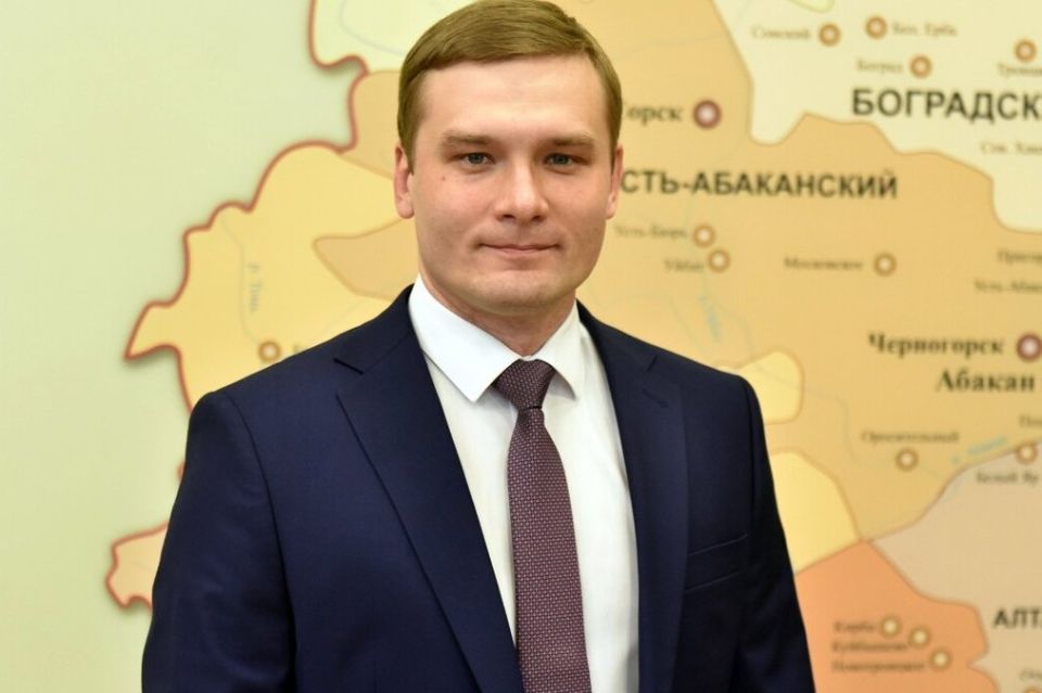 ВрИП Главы Свердловского округа Игорь Ковальчук поздравил Главу шефа-региона Республики Хакасия Валентина Коновалова с Днём рождения ВрИП Главы Свердловского округа Игорь Ковальчук поздравил Главу шефа-региона Республики Хакасия Валентина Коновалова с Днём рождения