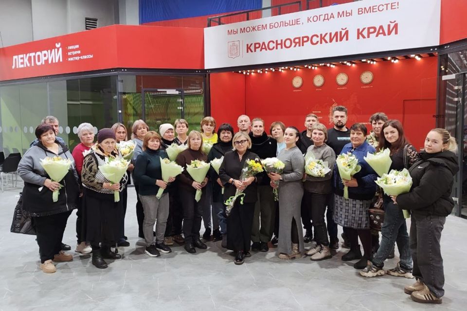 Встреча актива КСВО Луганска с близкими погибших из 12-го БТРО Свердловска Встреча актива КСВО Луганска с близкими погибших из 12-го БТРО Свердловска