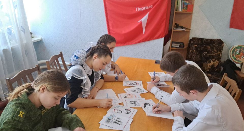 В понедельник, 24.11.2025 состоялась линейка по поводу Всемирного дня памяти жертвам ДТП В понедельник, 24.11.2025 состоялась линейка по поводу Всемирного дня памяти жертвам ДТП