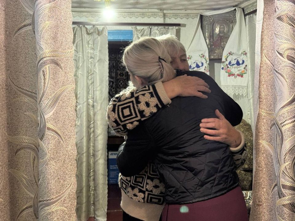 В преддверии праздника Дня матери временно исполняющий полномочия Главы Марковского муниципального округа Луганской Народной Республики Ирина Александровна Кузьменко посетила матерей погибших участников специальной военной... В преддверии праздника Дня матери временно исполняющий полномочия Главы Марковского муниципального округа Луганской Народной Республики Ирина Александровна Кузьменко посетила матерей погибших участников специальной военной...