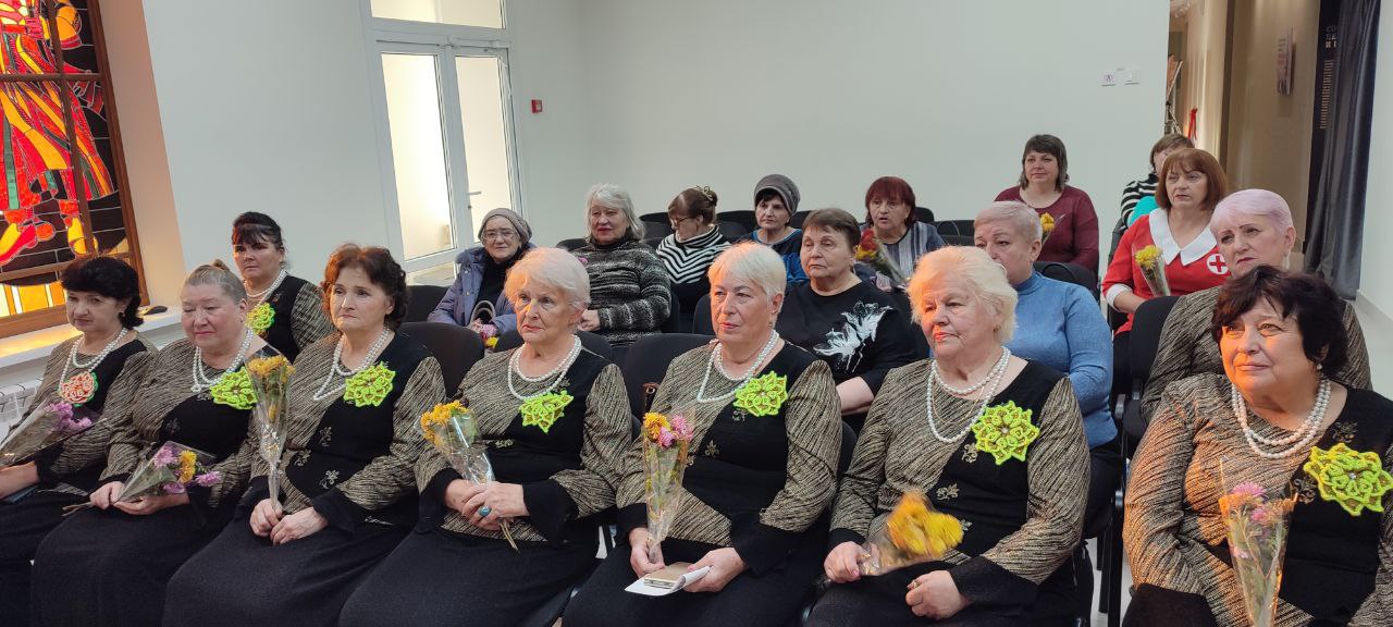 В Перевальском музеее прошла программа «Мама звучит как поэма, как песня» В Перевальском музеее прошла программа «Мама звучит как поэма, как песня»