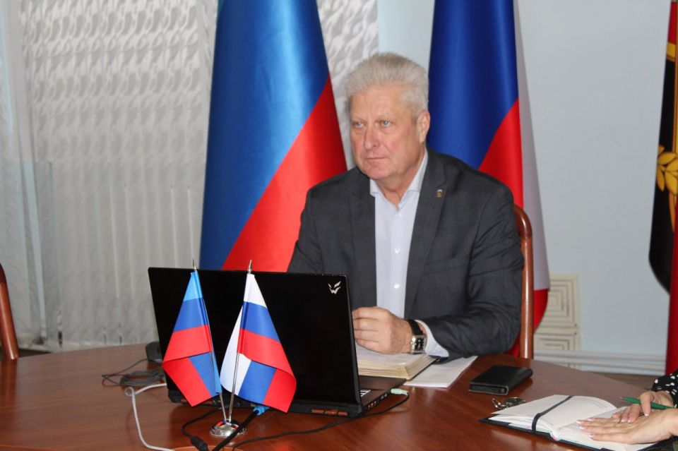 Сергей Козенко: Прямая линия с Главой Луганской Народной Республики Леонидом Ивановичем Пасечником стала важной площадкой для диалога власти и народа Сергей Козенко: Прямая линия с Главой Луганской Народной Республики Леонидом Ивановичем Пасечником стала важной площадкой для диалога власти и народа