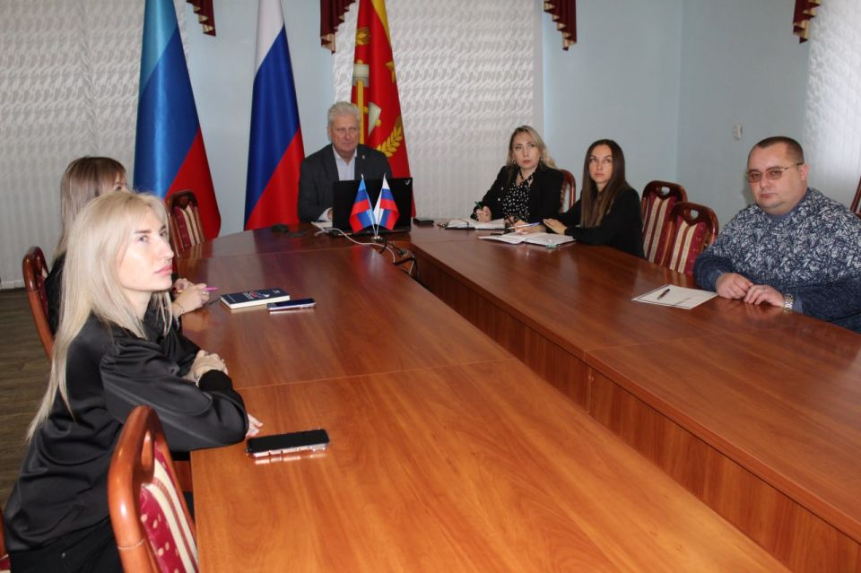 Сергей Козенко: Прямая линия с Главой Луганской Народной Республики Леонидом Ивановичем Пасечником стала важной площадкой для диалога власти и народа Сергей Козенко: Прямая линия с Главой Луганской Народной Республики Леонидом Ивановичем Пасечником стала важной площадкой для диалога власти и народа