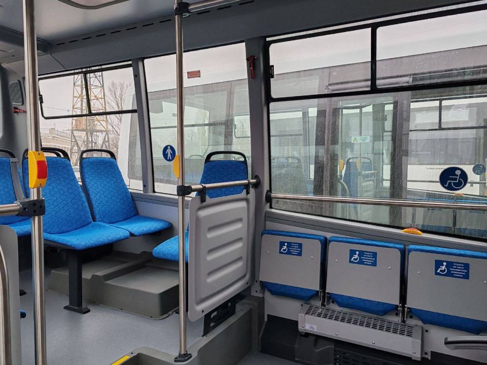 ЛНР в рамках программы социально-экономического развития получила еще одну партию новых автобусов среднего и малого классов, в том числе впервые — микроавтобусы для перевозки пассажиров с ограниченными возможностями ЛНР в рамках программы социально-экономического развития получила еще одну партию новых автобусов среднего и малого классов, в том числе впервые — микроавтобусы для перевозки пассажиров с ограниченными возможностями