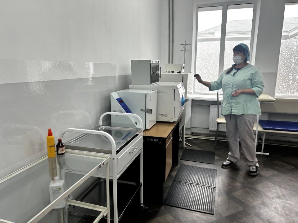 Анна Сорока: В Ровеньковском интернате создали уют для 200 подопечных, но зданию срочно нужен ремонт и врач-психиатр Анна Сорока: В Ровеньковском интернате создали уют для 200 подопечных, но зданию срочно нужен ремонт и врач-психиатр