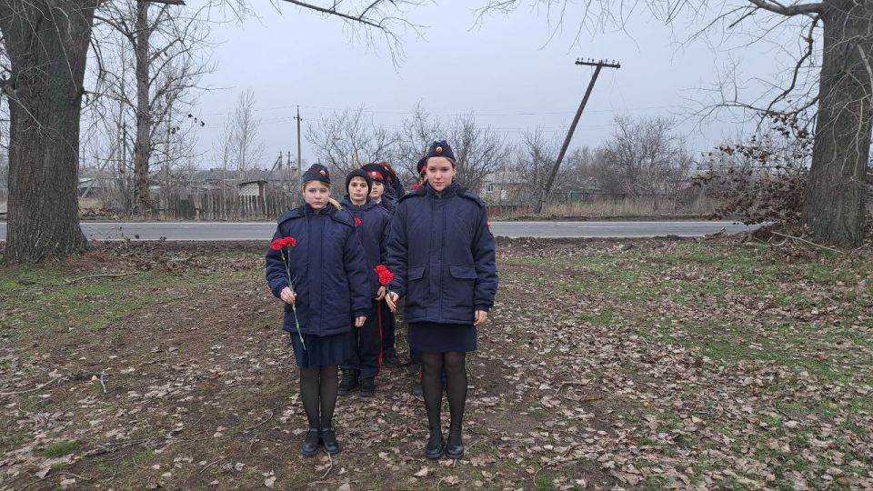 Почтим память героев. В предверии Дня неизвестного солдата — особенной даты, наполненной глубокими чувствами благодарности и уважения ко всем, кто отдал свою жизнь за свободу нашей Родины Почтим память героев. В предверии Дня неизвестного солдата — особенной даты, наполненной глубокими чувствами благодарности и уважения ко всем, кто отдал свою жизнь за свободу нашей Родины