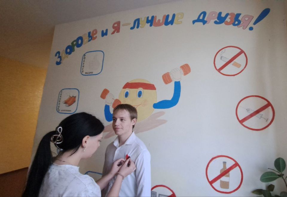 Акция «Красная ленточка» в поддержку Всемирного дня борьбы со СПИДом! Акция «Красная ленточка» в поддержку Всемирного дня борьбы со СПИДом!