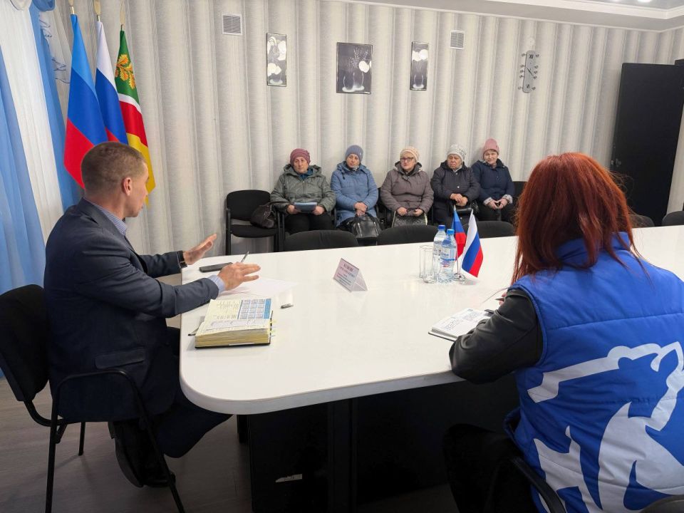 Сергей Колягин: В рамках Декады приемов граждан, приуроченной к 24-летию Всероссийской политической партии «Единая Россия», сегодня провел личный прием граждан, в ходе которого встретился с коллективом жильцов... Сергей Колягин: В рамках Декады приемов граждан, приуроченной к 24-летию Всероссийской политической партии «Единая Россия», сегодня провел личный прием граждан, в ходе которого встретился с коллективом жильцов...