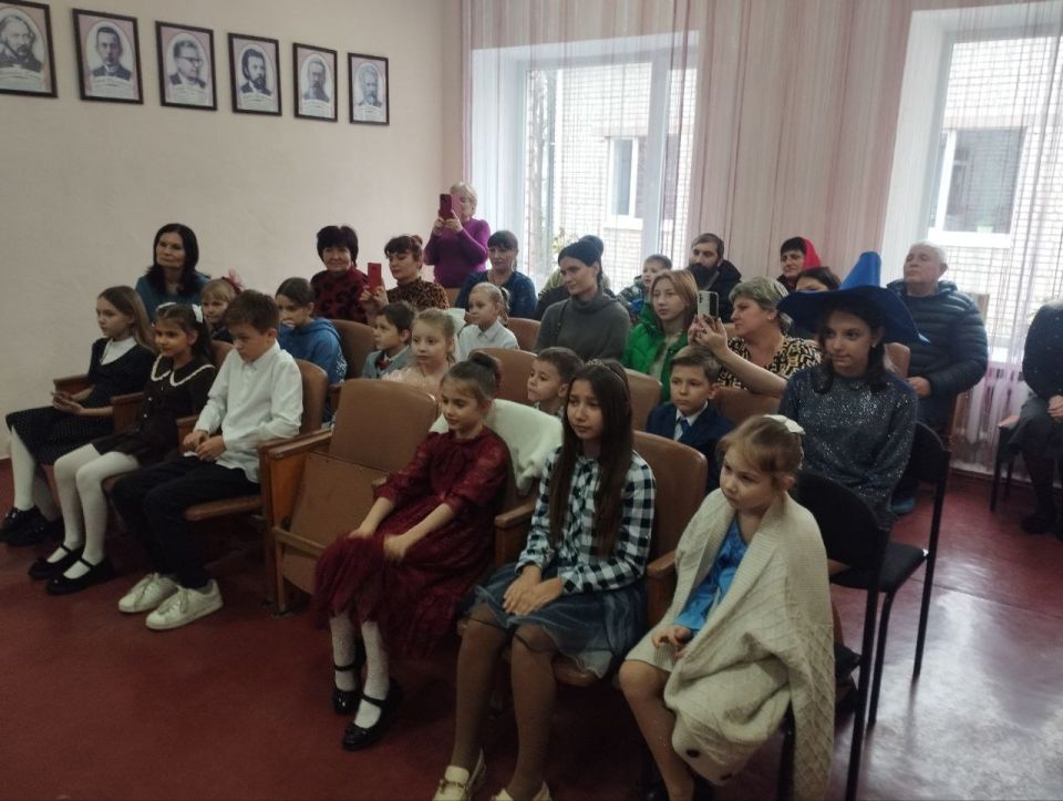 Праздник "Посвящение в музыканты" в Детской школе искусств № 2 г. Ровеньки Праздник "Посвящение в музыканты" в Детской школе искусств № 2 г. Ровеньки