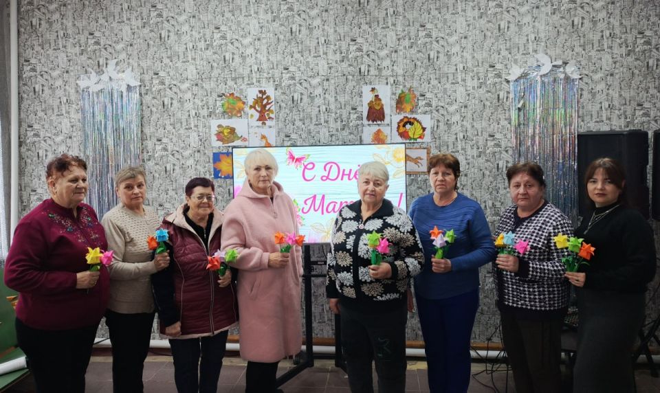 Фотофакт: В структурных подразделениях МБУ «Краснодонский ГДК им. «Молодой гвардии» прошли праздничные акции в честь Дня матери Фотофакт: В структурных подразделениях МБУ «Краснодонский ГДК им. «Молодой гвардии» прошли праздничные акции в честь Дня матери