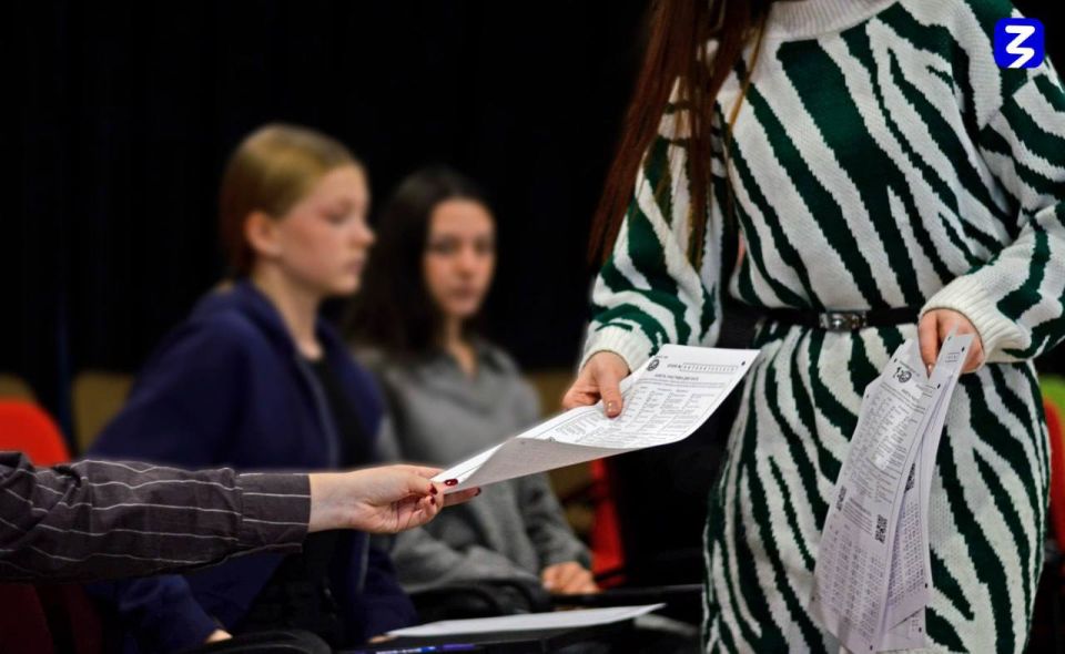 Географический диктант объединяет поколения: яркое событие в Доме знаний Географический диктант объединяет поколения: яркое событие в Доме знаний