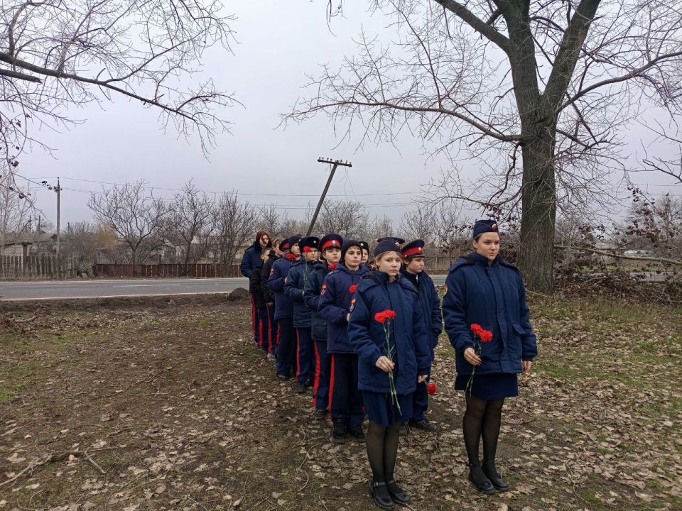 Почтим память героев. В предверии Дня неизвестного солдата — особенной даты, наполненной глубокими чувствами благодарности и уважения ко всем, кто отдал свою жизнь за свободу нашей Родины Почтим память героев. В предверии Дня неизвестного солдата — особенной даты, наполненной глубокими чувствами благодарности и уважения ко всем, кто отдал свою жизнь за свободу нашей Родины